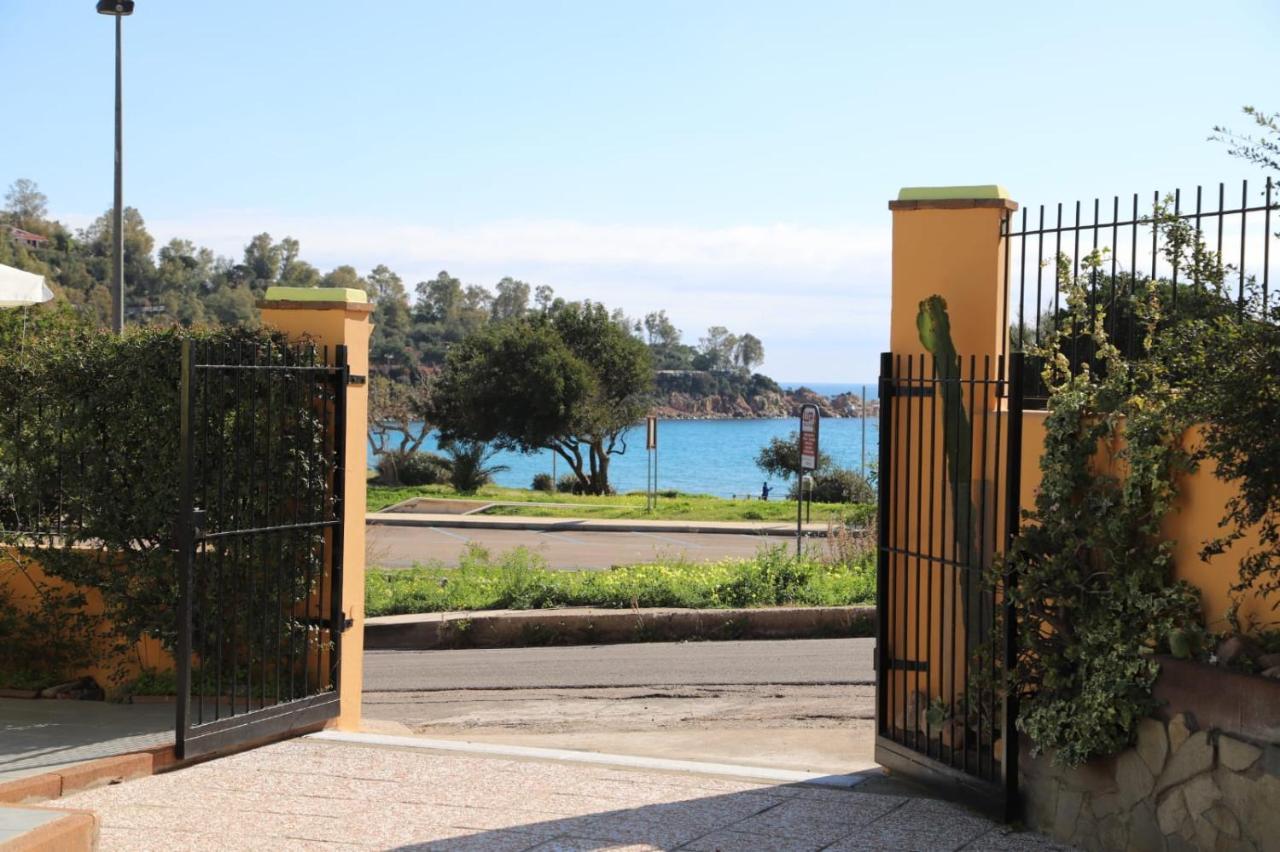 Villetta Il Faro Sul Mare Àrbatax Buitenkant foto