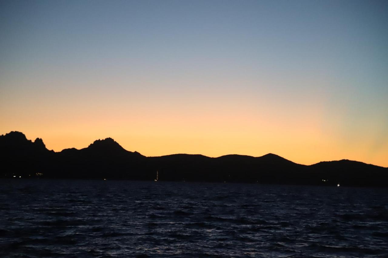 Villetta Il Faro Sul Mare Àrbatax Buitenkant foto