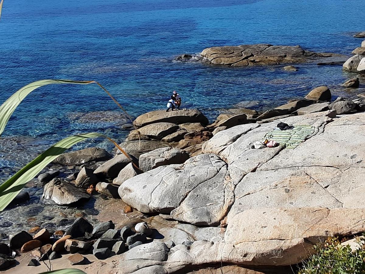 Villetta Il Faro Sul Mare Àrbatax Buitenkant foto